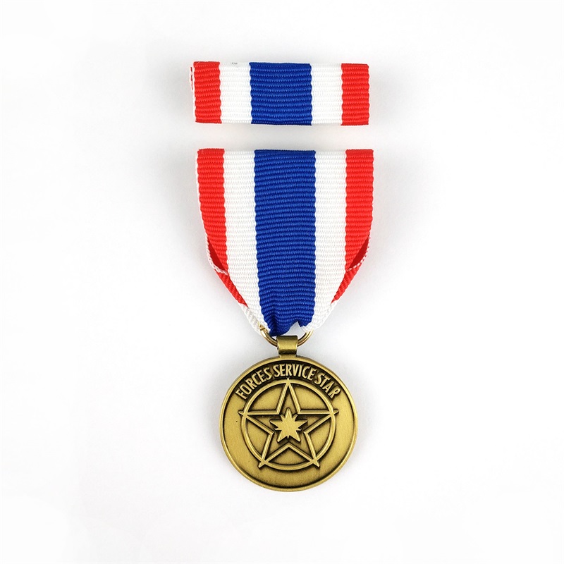 Medaglia d\'onore del premio per spine personalizzate a smalto soft con il cordino breve